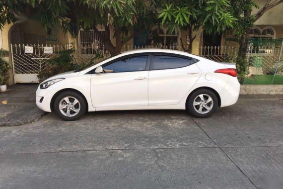 Selling Pearl White Hyundai Elantra 2013 in Manila