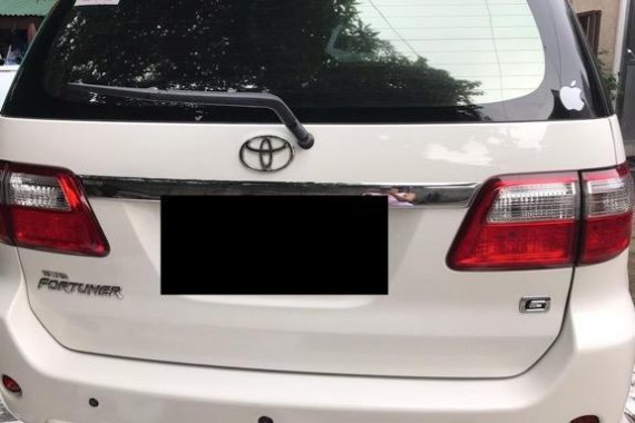 White Toyota Fortuner for sale in Manila