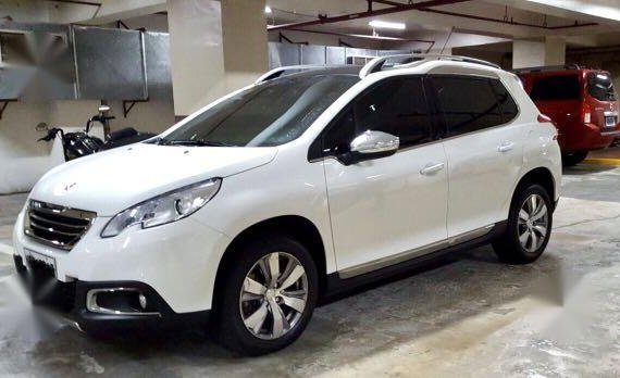 White Peugeot 2008 for sale in Salcedo