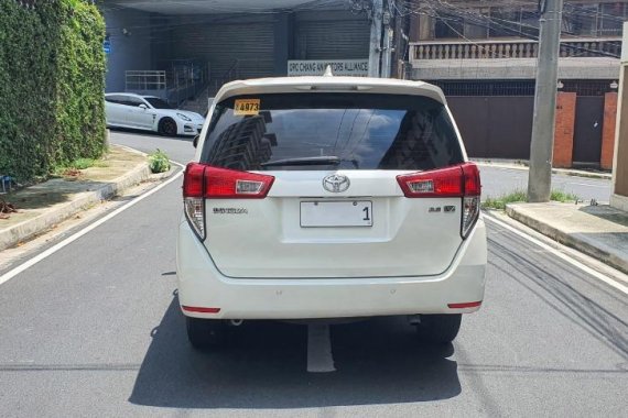 White Toyota Innova for sale in San Juan