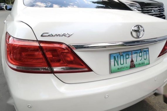 Pearl White Toyota Camry for sale in Quezon City