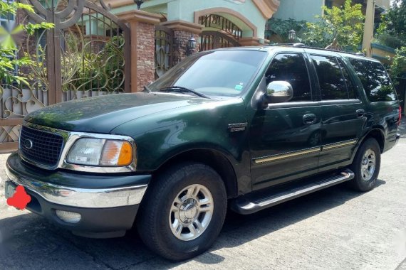 Green Ford Expedition for sale in Manila