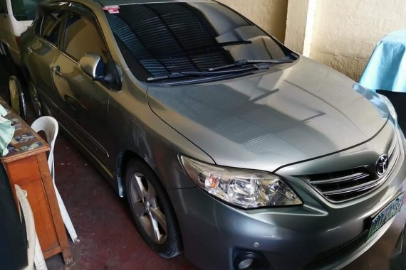 Selling Grey Toyota Corolla altis in Manila