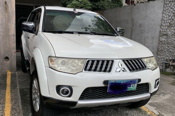 Sell White Mitsubishi Montero in Manila