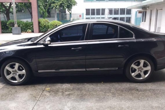 Selling Black Volvo S80 in Bonifacio