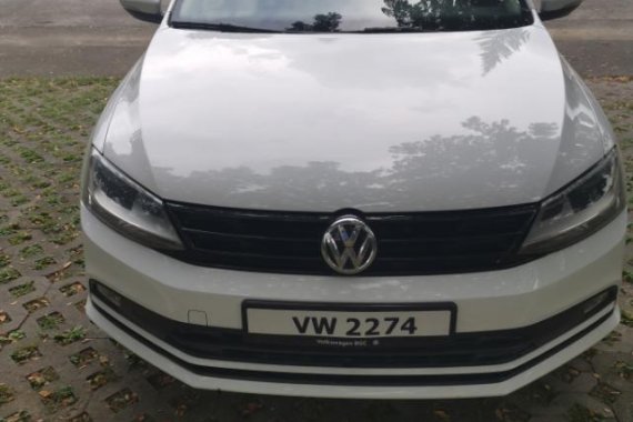 White Volkswagen Jetta for sale in Glorietta