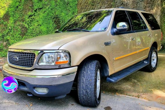 Sell Beige Ford Expedition in Pasig