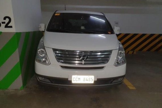 Sell White 2015 Hyundai Grand starex in Pasig