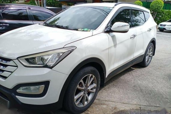 Sell Pearl White 2013 Hyundai Santa Fe in Manila