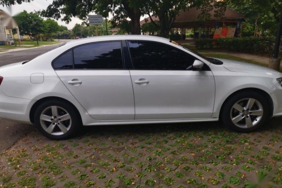 White Volkswagen Jetta for sale in Glorietta