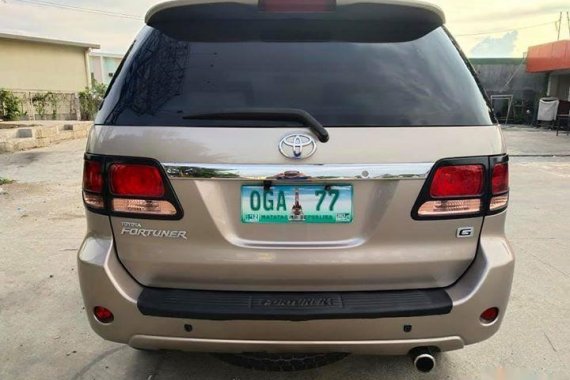 Selling Gold Toyota Fortuner 2006 SUV in Manila