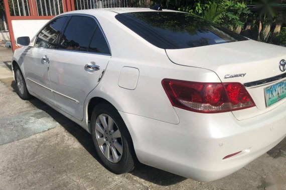 White Toyota Camry 2007 for sale in Cainta