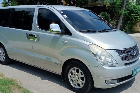 Selling Silver Hyundai Grand Starex 2011 in Manila