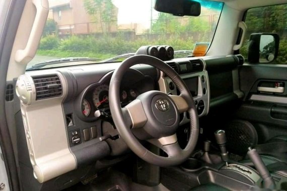 Selling Silver Toyota Fj Cruiser 2015 SUV at 50000 km in Manila