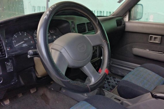 Selling Beige Toyota Hilux 2007 at 90000 km in Quezon City