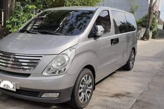 Sell Grey 2015 Hyundai Grand starex in Valenzuela