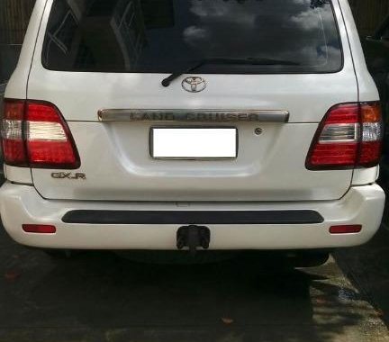 Sell White Toyota Land Cruiser in Quezon City