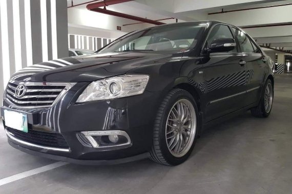 Selling Black Toyota Camry 2010 in Manila