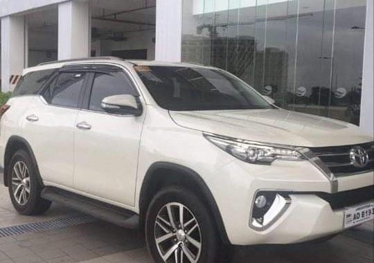 Pearl White Toyota Fortuner for sale in Parañaque