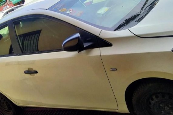 Selling Pearl White Toyota Vios in Antipolo