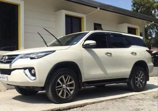 Pearl White Toyota Fortuner for sale in Parañaque