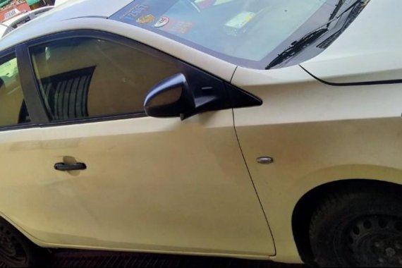Selling Pearl White Toyota Vios in Antipolo