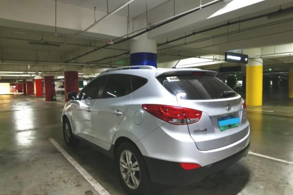Silver Hyundai Tucson for sale in Manila