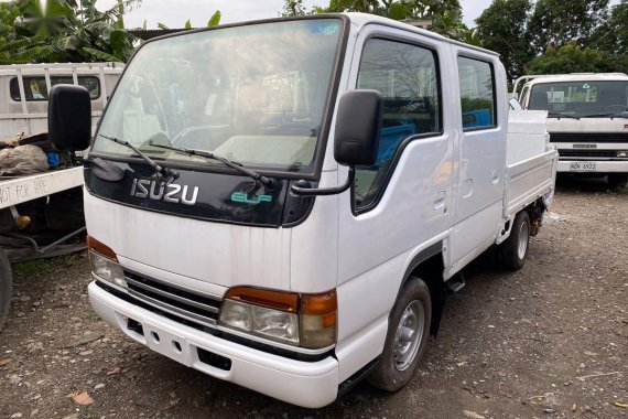 Sell White Isuzu Elf in Parañaque