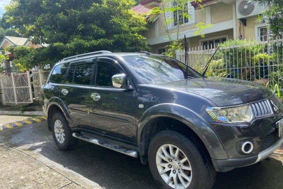 Sell Black 2011 Mitsubishi Montero Sport in Cavite