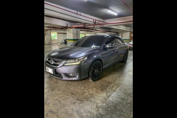 Selling Silver Honda Accord 2014 Sedan at 44950 km in Manila