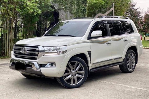 For sale!!!
Toyota Land Cruiser Vx Lc200 4x4 ( Premium )
Top of the Line ( Full option )
2017 model