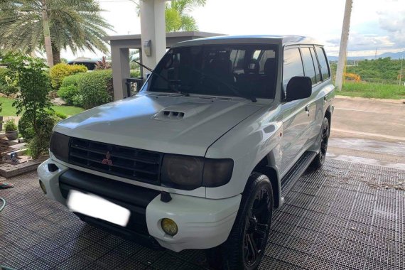 White Mitsubishi Pajero 2003 for sale in Mandaluyong