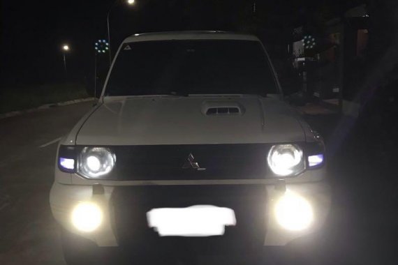 White Mitsubishi Pajero 2003 for sale in Mandaluyong