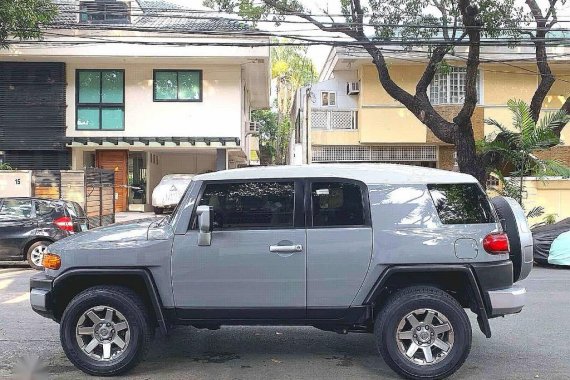 Sell Silver 2018 Toyota FJ Cruiser in Makati