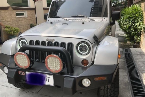 Selling Silver Jeep Wrangler 2011 in Manila