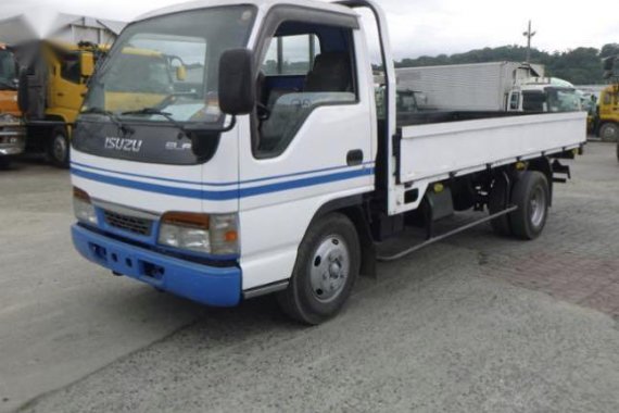 Selling White Isuzu Elf in Quezon City