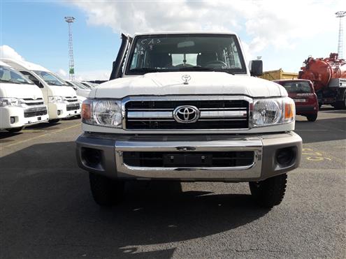 TOYOTA LAND CRUISER 79 2020