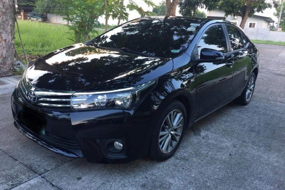 Sell Black 2014 Toyota Corolla altis in San Fernando