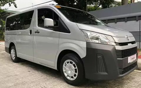 Toyota Hiace commuter Deluxe 2020