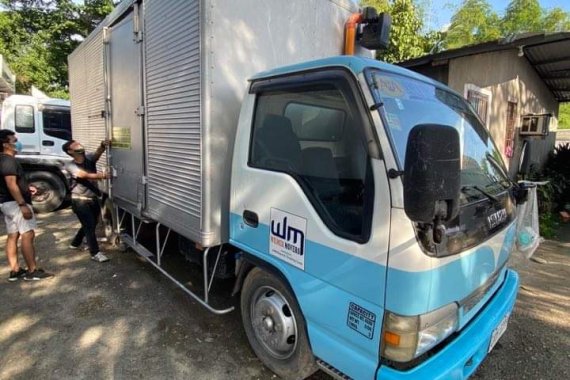 16ft. 2006 Isuzu Elf NPR Alum Van