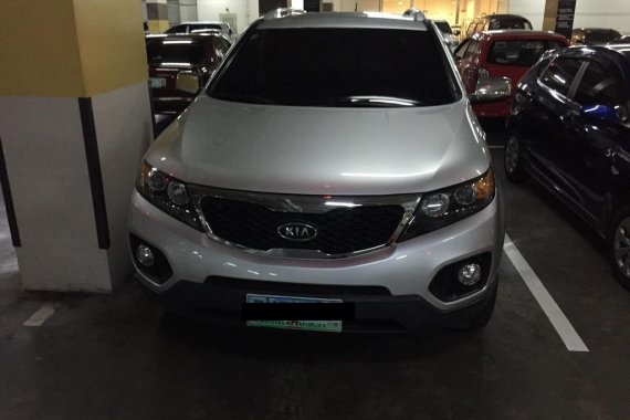 Silver Kia Sorento 2010 for sale in Manila