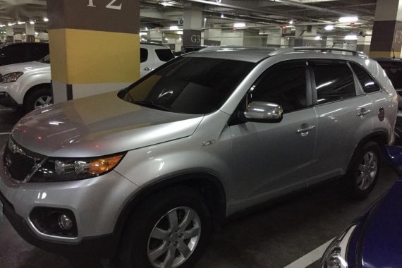 Silver Kia Sorento 2010 for sale in Manila