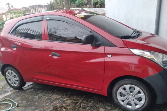 Red Hyundai Eon 2015 Hatchback at 48349 km for sale in San Pedro