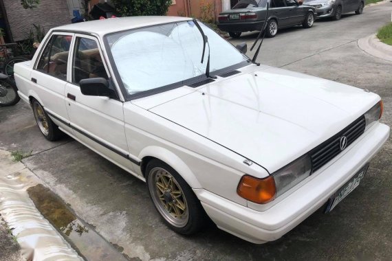 Sell White 1989 Nissan Sentra in Bacoor