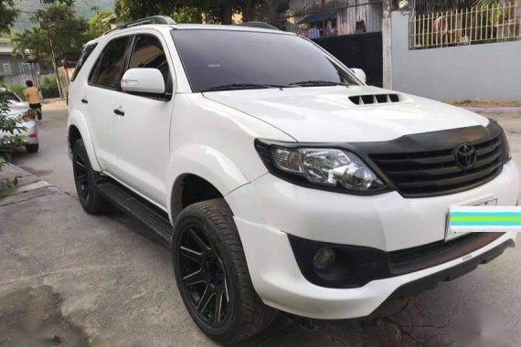 Selling White Toyota Fortuner 2016 in Subic