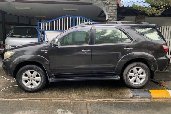 Selling Grey 2009 Toyota Fortuner in Manila