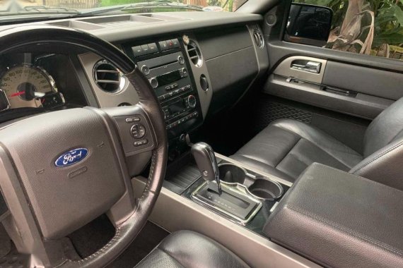 Sell Grey 2013 Ford Expedition in Quezon City