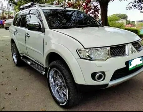 Mitsubishi Montero 2011