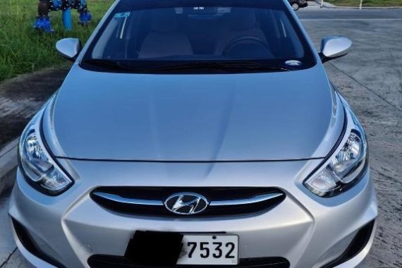 Selling Silver Hyundai Accent 2017 in Manila