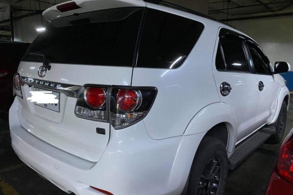 White Toyota Fortuner 2015 for sale in Manila